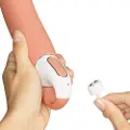 Satisfyer Master - vandtæt, genopladelig vibrator (natur)