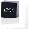 24hShop Vækkeur i træ med LED-display - Svart / Hvid