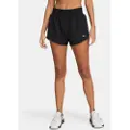 Nike One Dri-FIT-shorts med indershorts (7,5 cm) og mellemhøj talje til kvinder - sort