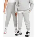 Nike Sportswear Club Fleece-joggers (udvidet størrelse) til større børn - grå