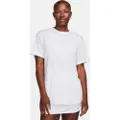Nike Kortærmet Nike One Relaxed Dri-FIT-trøje til kvinder - hvid