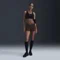 Nike Pro Leak Protection: Menstruationsshorts (7,6 cm) med mellemhøj talje til kvinder - brun