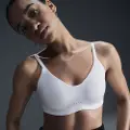 Nike Justerbar Nike Alate Minimalist-sports-bh med let støtte og indlæg til kvinder - hvid