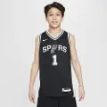 Nike San Antonio Spurs 2022/23 Icon Edition NBA Swingman-trøje til større børn (drenge) - sort
