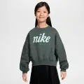 Nike Sportswear Club Fleece-sweatshirt med firkantet pasform og rund hals til piger - grøn