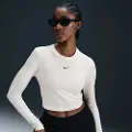 Nike Maskinstrikket Nike Sportswear Chill-croptop med lange ærmer og slank pasform til kvinder - hvid