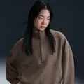 Nike Oversized Nike 24.7 ImpossiblySoft Dri-FIT-trøje med 1/2 lynlås til kvinder - brun