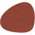 Lind DNA Dækkeserviet CURVE NUPO 37 x 44 cm, sienna, læder, LIND DNA