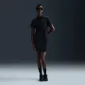 Nike Kortærmet Nike Sportswear Everything Wovens-minikjole til kvinder - sort