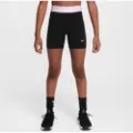 Nike Pro Dri-FIT-shorts (13 cm) til større børn (piger) - sort