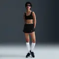 Nike Sportswear Windrunner-shorts med mellemhøj talje til kvinder (5,1 cm) - sort