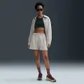 Nike Løse Nike 24.7 ImpossiblySoft Dri-FIT-shorts (10 cm) med mellemhøj talje til kvinder - brun