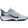 Nike Omni Multi-Court-sko til større børn (indendørs/bane) - grå