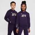 Nike Kylian Mbappé Club Fleece-fodboldhættetrøje til større børn - lilla