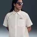 Nike Vævet Nike SB Dri-FIT-bowlertrøje med korte ærmer - hvid