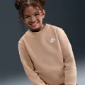 Nike Sportswear Club Fleece-sweatshirt til større børn - brun