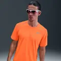 Nike Kortærmet Nike Miler-løbeoverdel til mænd - Orange