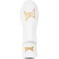TAPOUT Par Correy Benskinner