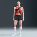 Nike Swift Dri-FIT 2-i-1-løbeshorts med mellemhøj talje til kvinder - grå
