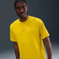 Nike Sportswear Premium Essentials-T-shirt til mænd - gul