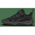 Nike Omni Multi-Court-sko til mindre børn - sort