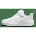 Nike Omni Multi-Court-sko til mindre børn - hvid