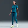Nike Swift 7/8-løbeleggings med høj talje og lommer til kvinder - blå