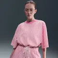 Nike Sportswear Chill Poplin-top med striber og firkantet snit til kvinder - Pink