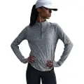 Nike Swift UV-løbetop med Dri-FIT og 1/4 lynlås til kvinder - grå
