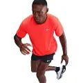 Nike Kortærmet Nike Miler Dri-FIT UV-løbeoverdel til mænd - rød