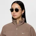 Nike Traveler Trend-solbriller - brun