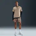 Nike Stride Dri-FIT-løbeshorts med indershorts (18 cm) og print til mænd - sort