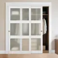 Vevor skydedør til skab, 1829 mm (dobbelt 940 mm) x 2032 mm, 3-liters skydedøre i frostet glas med beslag, massivt træ og MDF-plade med vandtæt PVC-overflade til skabe i soveværelser