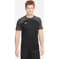 Nike Dri-FIT Strike-fodboldoverdel med korte ærmer til mænd - sort