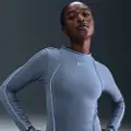 Nike Langærmet Nike One Fitted Dri-FIT-trøje til kvinder - blå