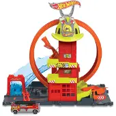 Hot Wheels Toy Car Track Set City Super Loop Fire Station & 1:64 Scale Firetruck Connecs til andre s?t