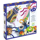 Djeco Fuzzy Bug Craft Kit - Lav dine egne 3D Bugs med Pom Poms til hjemmeskole eller gaver - Sjovt og kreativt til familie og venner - P?dagogisk