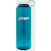 Nalgene Sustain Tritan BPA-fri vandflaske lavet med materiale afledt af 50% plastaffald (ved hj?lp af ISCC certificeret massebalance) 48 OZ bredm