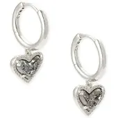 Kendra Scott Ari Heart Huggie øreringe i Rhodium Platinum Drusy