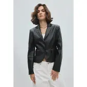 Stradivarius Kort, Figursyet Blazer I Imiteret Skind 0-001 S