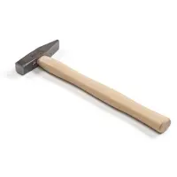 Hultafors Bænkhammer B200 med sandblæst og klarlakeret hoved, hærdet pen og slagflade. Træskaft i hickory
