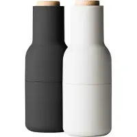 Menu Bottle kværn sæt med 2 stk Ash-carbon (låg i bøg)