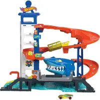 Hot Wheels City Shark Escape Playset: børnedrevet elevator, multiniveau hajangreb, inkluderer 1 køretøj