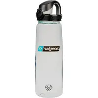 Nalgene Sustain Tritan BPA-fri On The Fly vandflaske lavet med materiale afledt af 50 % plastaffald (ved hj?lp af ISCC-certificeret massebalance)