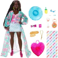 Barbie Extra Fly Doll med strand-tema rejset?j og tilbeh?r Tropisk d?kning med overdimensioneret hat & taske