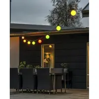 Konstsmide Lyssløjfe E27 med 10 LED-lamper, solpanel & fjernstyring