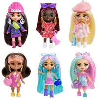 Barbie Extra Mini Minis-dukke med brunet hr Alien-trjekjole & tilbehr med fredsskilttema & stativ 3,25"