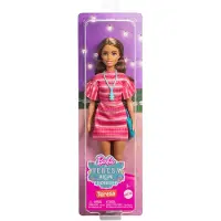 Barbie och Teresa -recept för vänskap Teresa Fashion Doll som bär avtagbar signaturdräkt med tillbehör inklusive halsband