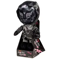 Play By Squid Game Frontman-bamse I Displayemballage 28 Cm
