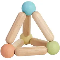 PlanToys TRÆSKLINGERING TRIANGLE Baby legetøj med blid lyd i to-tonet bold (5256) | Pastelfarvekollektion | bæredygtigt lavet af gummi og ikke-gi